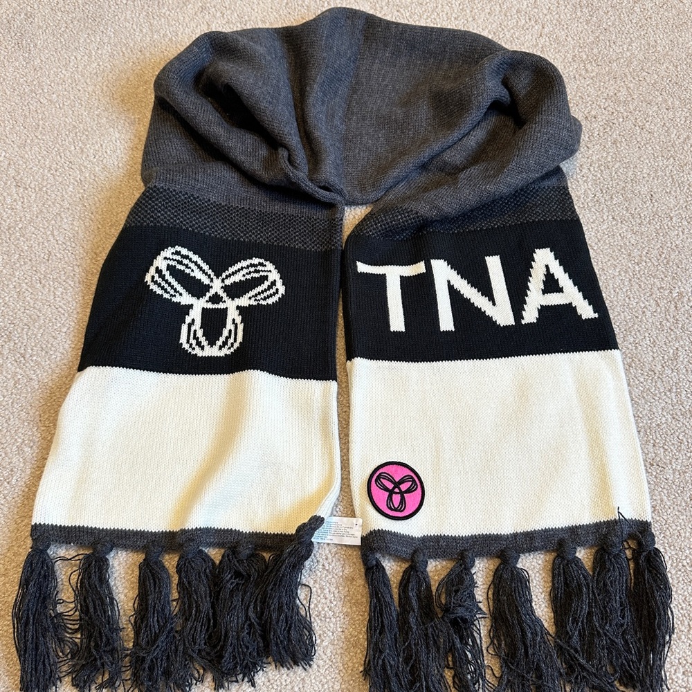 NWOT!  TNA / Aritzia scarf - black/grey/white, and hot pink.
